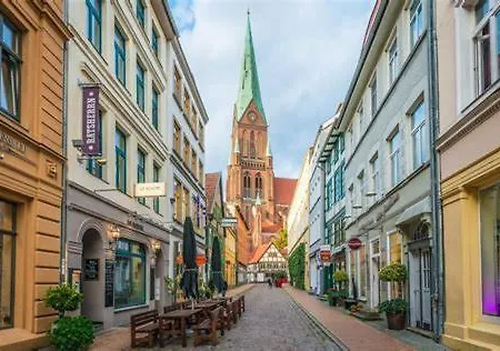 Appartamento City-apartment! Nur 300m Zum Stadthafen *